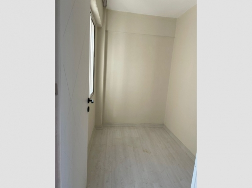 İZMİR EŞREFPAŞA TINAZTEPE MAH DE 3+1 TÜM TADİLATI YENİ YAPILMIŞ 3.KAT SATILIK DAİRE